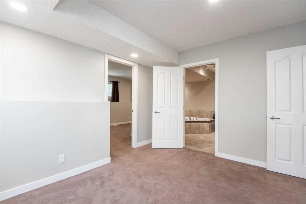 19 Glendale Boulevard