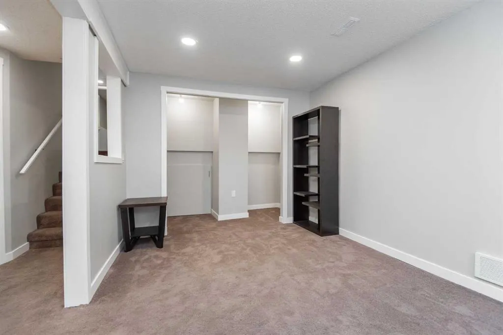 19 Glendale Boulevard