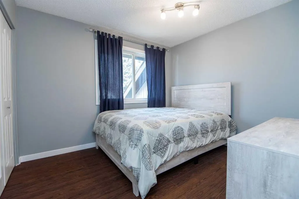 19 Glendale Boulevard