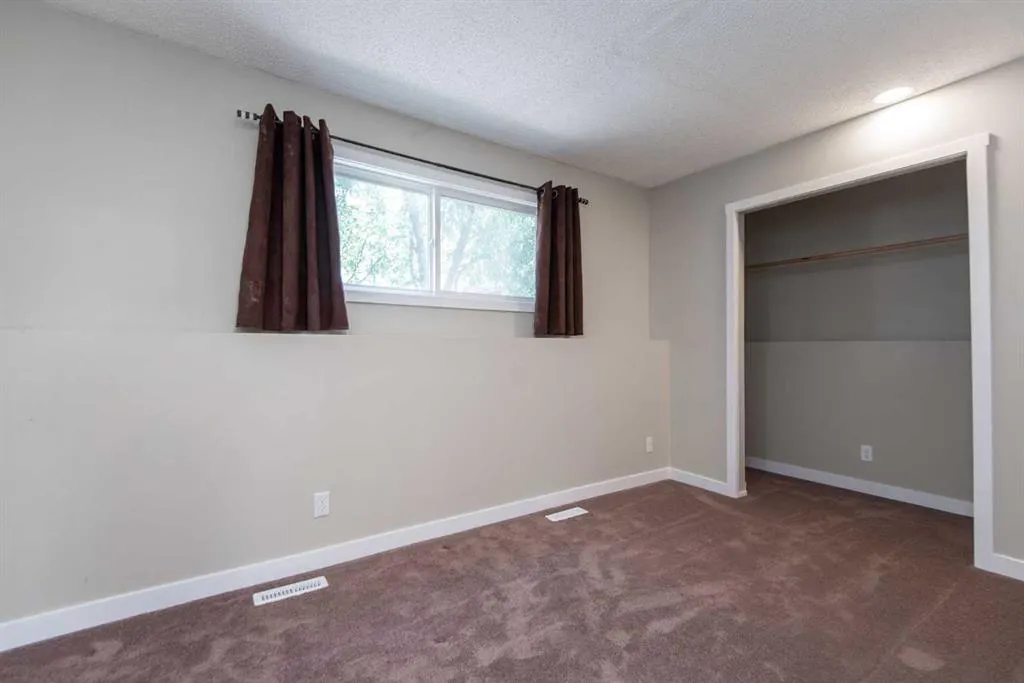 19 Glendale Boulevard