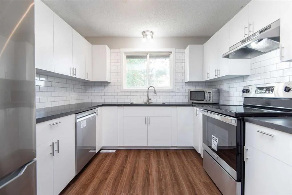 19 Glendale Boulevard
