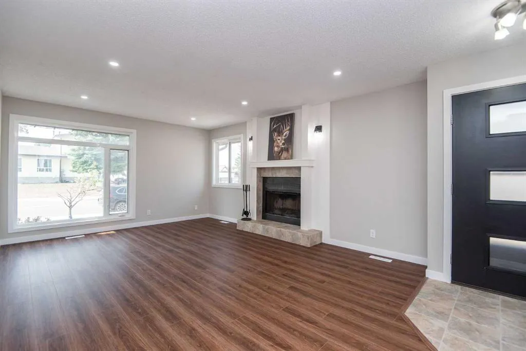19 Glendale Boulevard