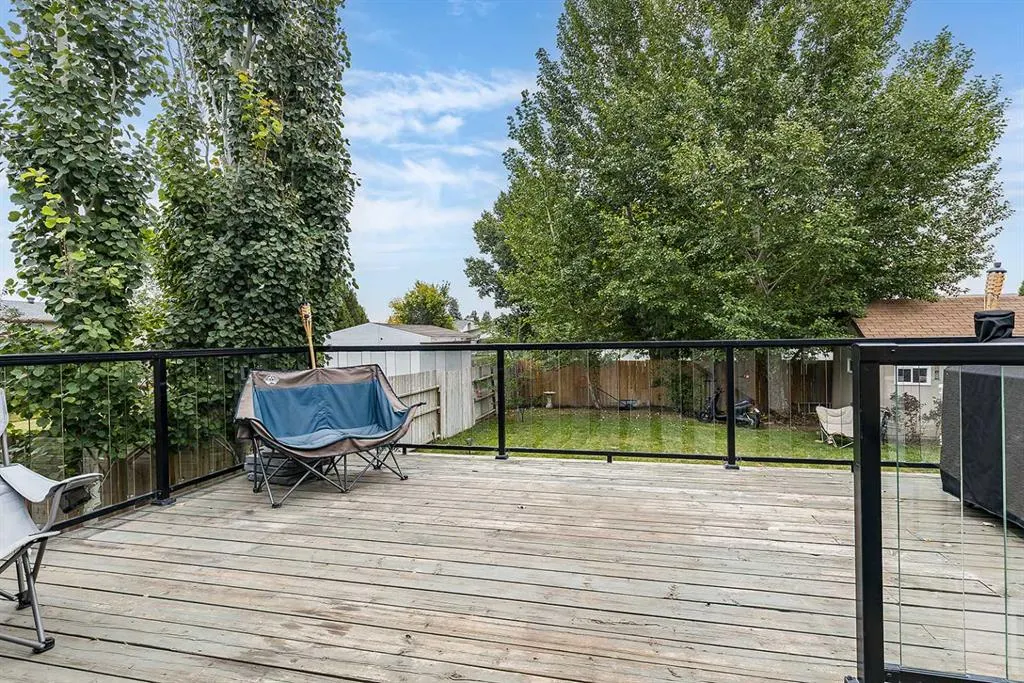 15 Ross Haven Avenue SE