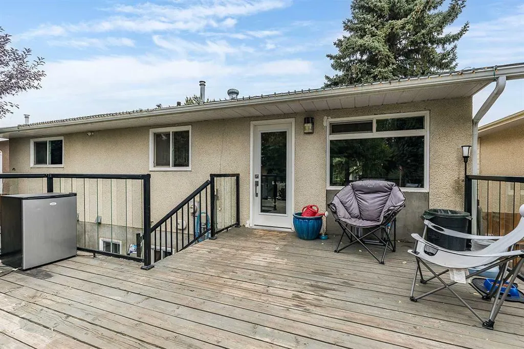 15 Ross Haven Avenue SE