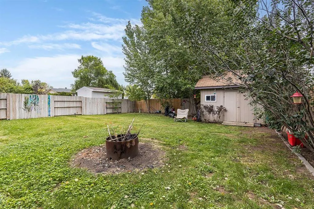 15 Ross Haven Avenue SE