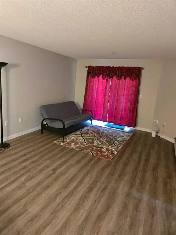 485 Red Crow Boulevard W, #213