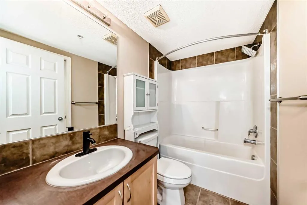 70 Panamount Drive NW, #8106
