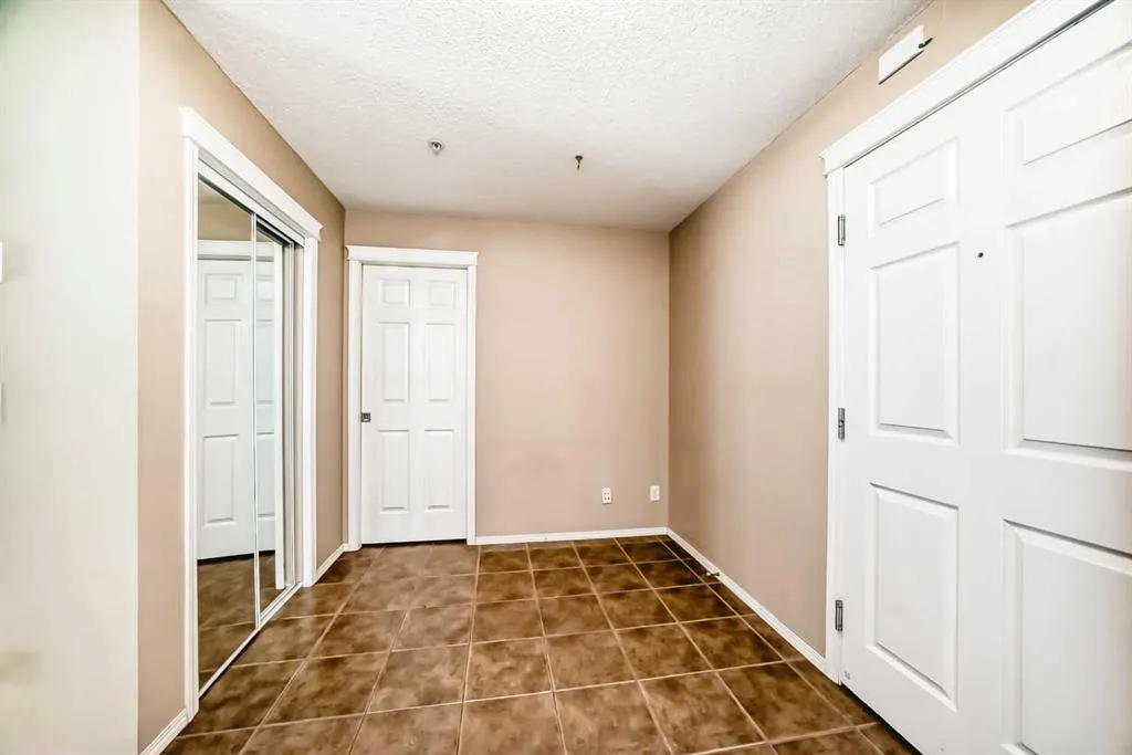 70 Panamount Drive NW, #8106