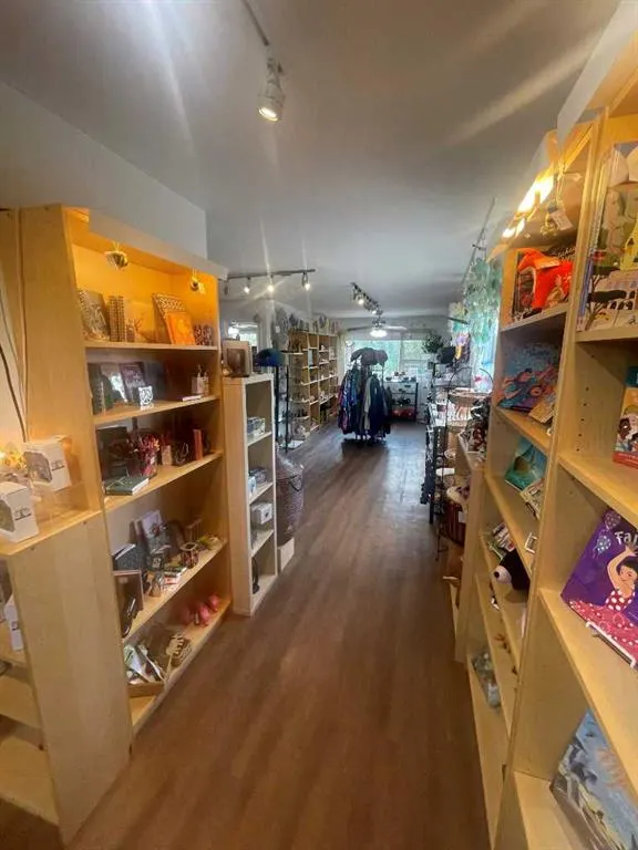 218 Crowchild Trail NW