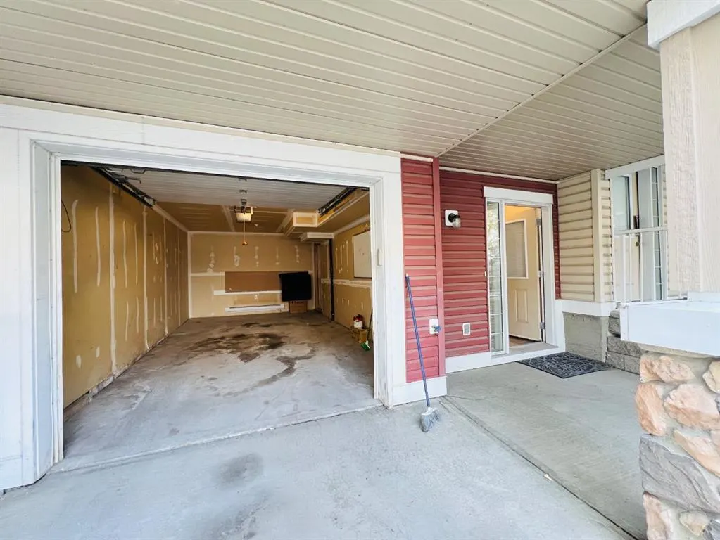 110 Panamount Drive NW