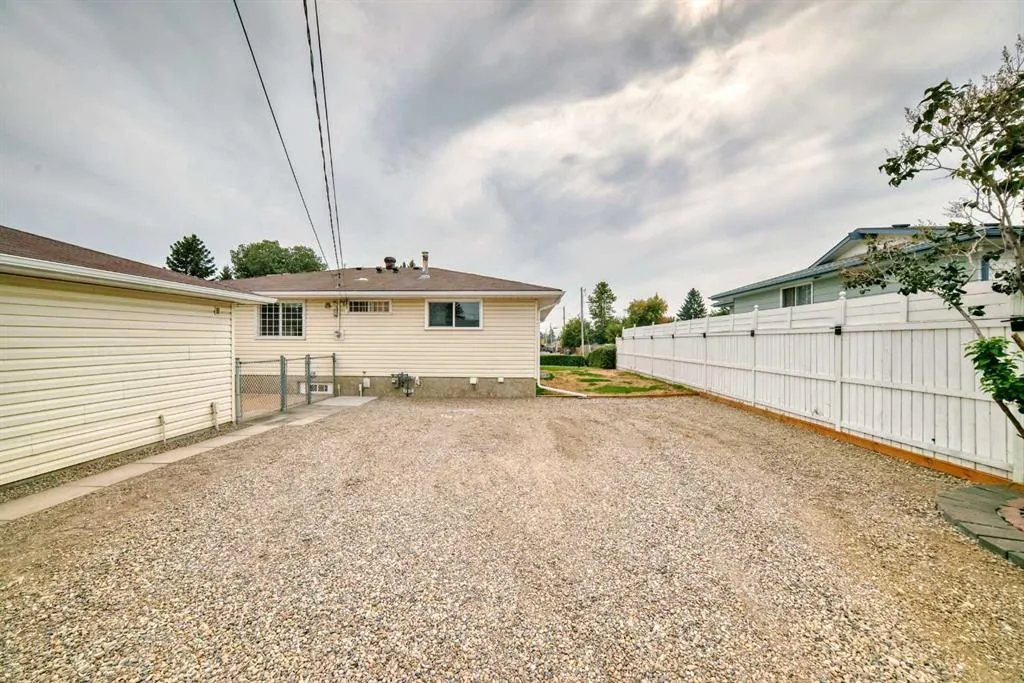 4112 Maryvale Drive NE