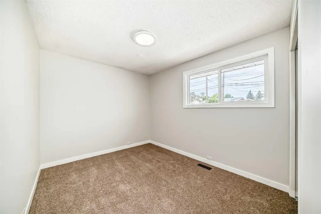 4112 Maryvale Drive NE