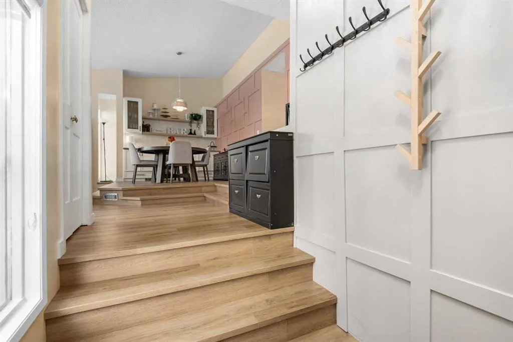 212 Woodbine Boulevard SW