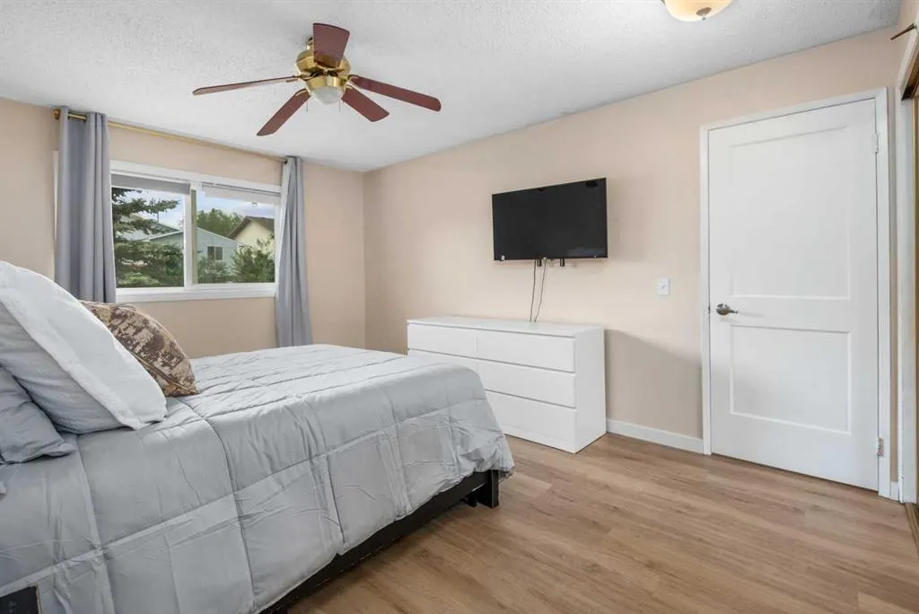 212 Woodbine Boulevard SW