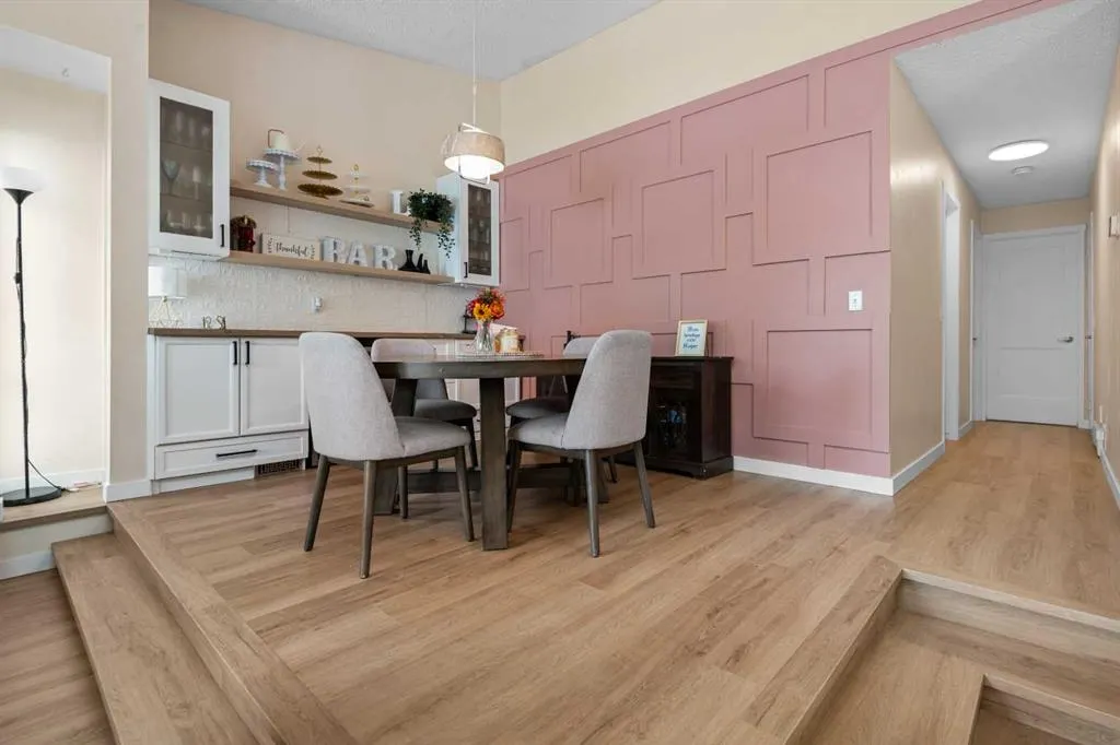 212 Woodbine Boulevard SW