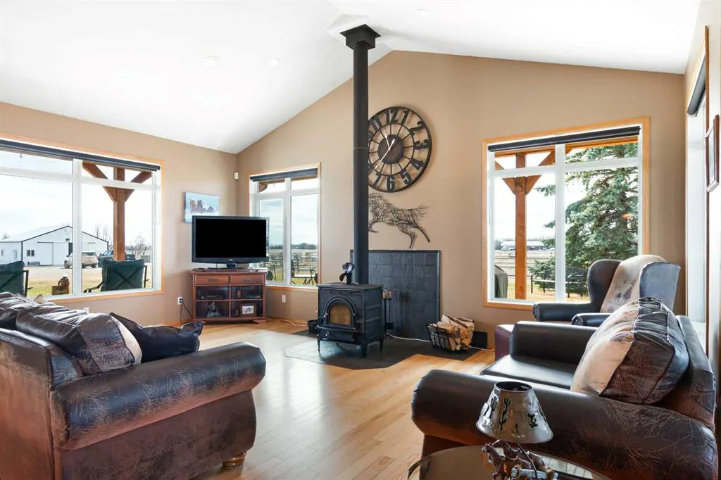 34126 Range Road 2-0