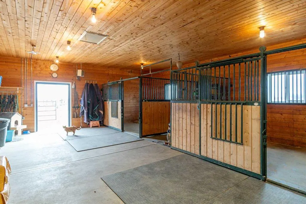 34126 Range Road 2-0