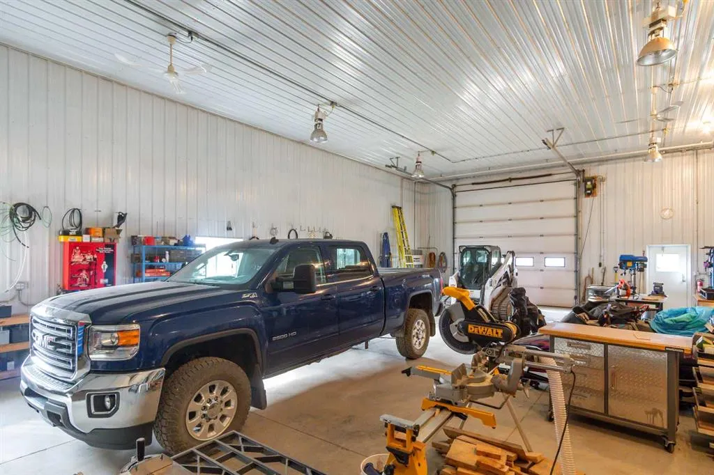 34126 Range Road 2-0