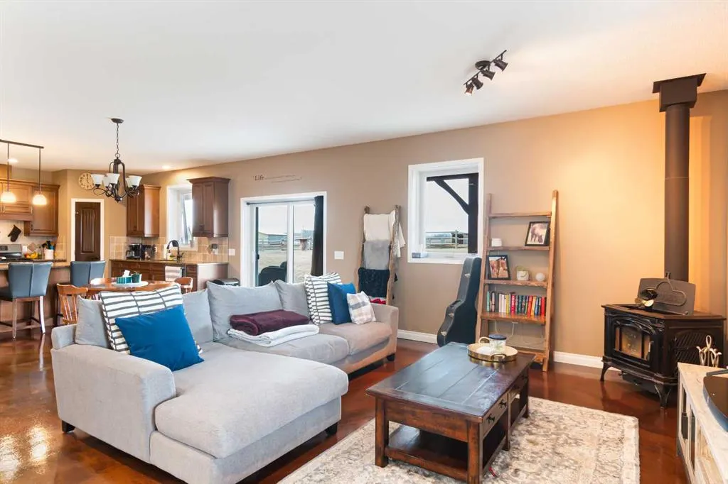 34126 Range Road 2-0