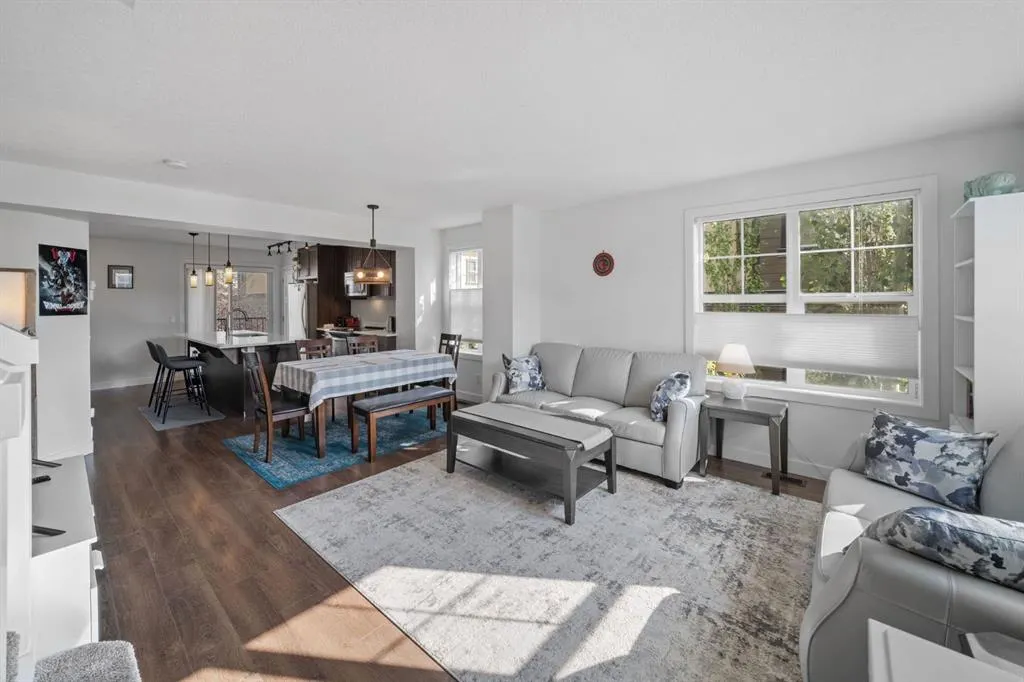 139 Evanscrest Gardens NW