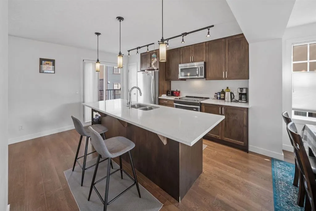 139 Evanscrest Gardens NW