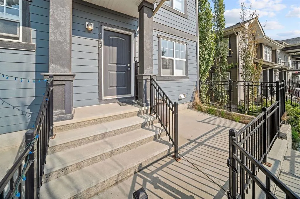 139 Evanscrest Gardens NW