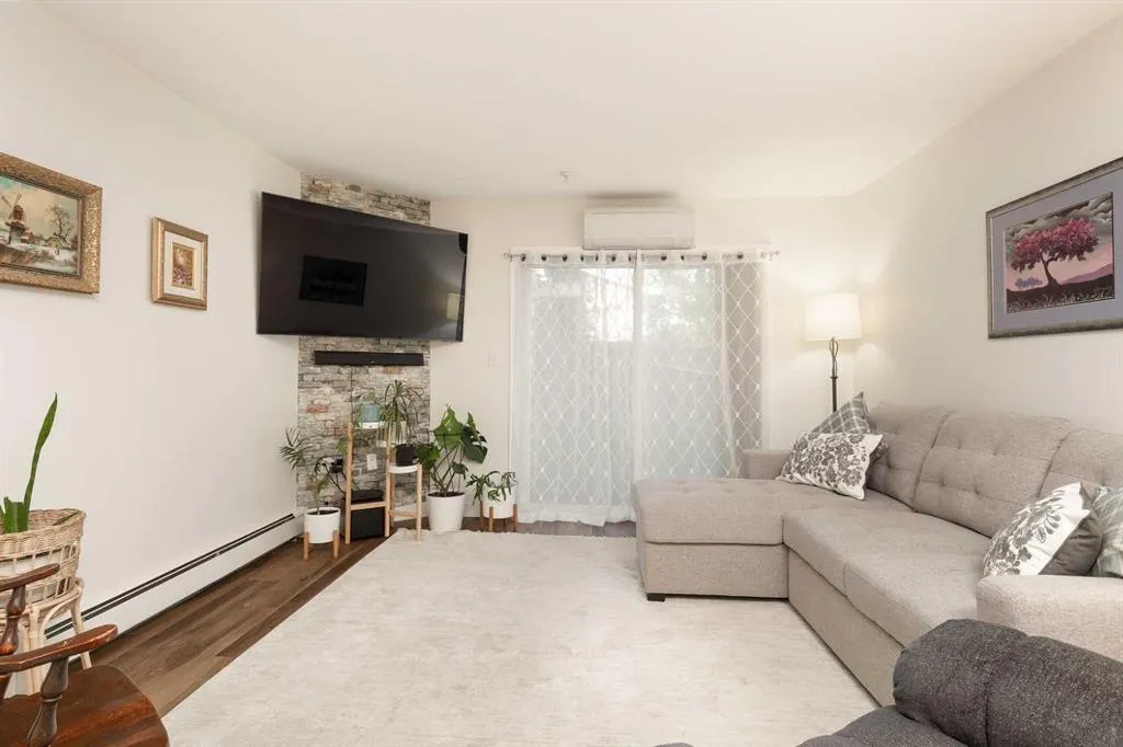 485 Red Crow Boulevard W, #108