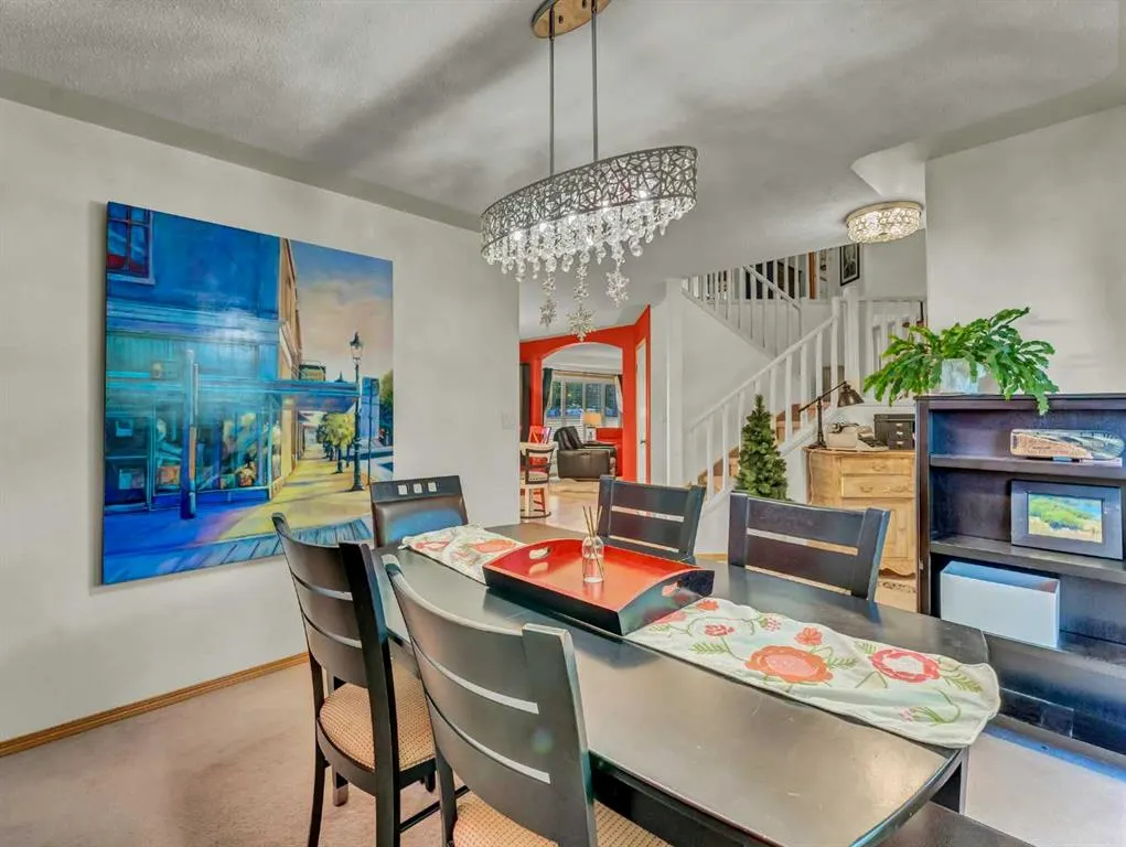 12 Sunrise Court SW