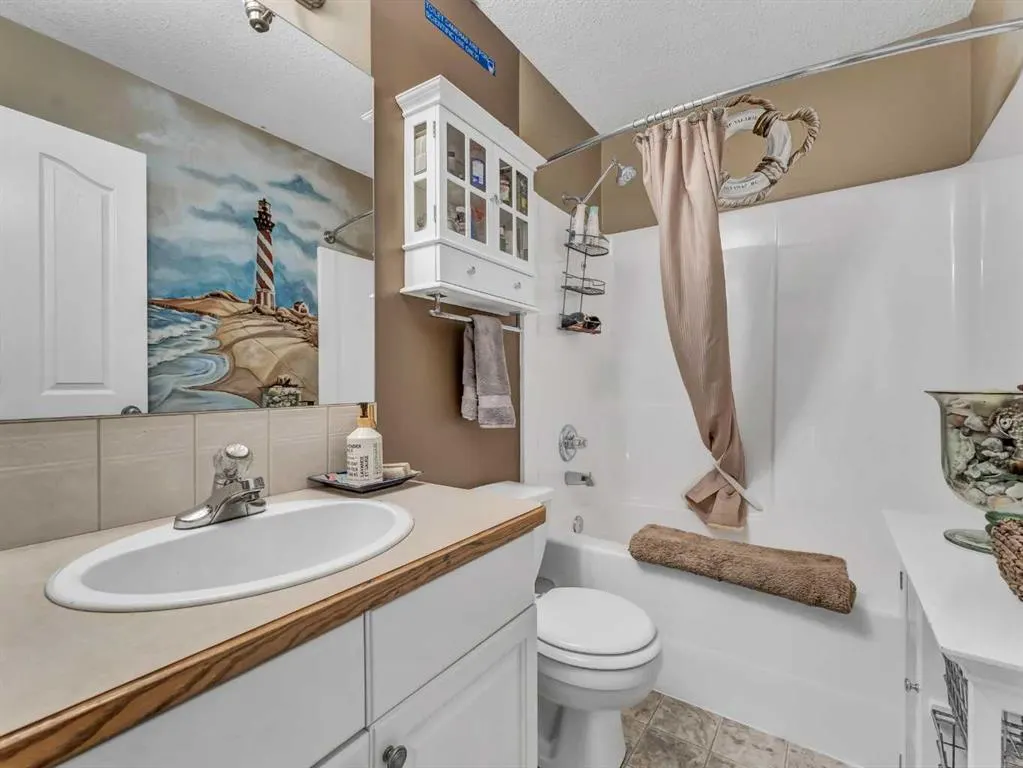 12 Sunrise Court SW
