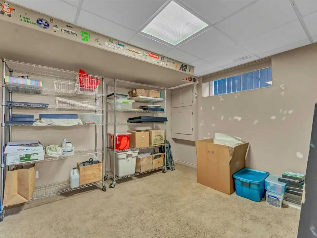 12 Sunrise Court SW