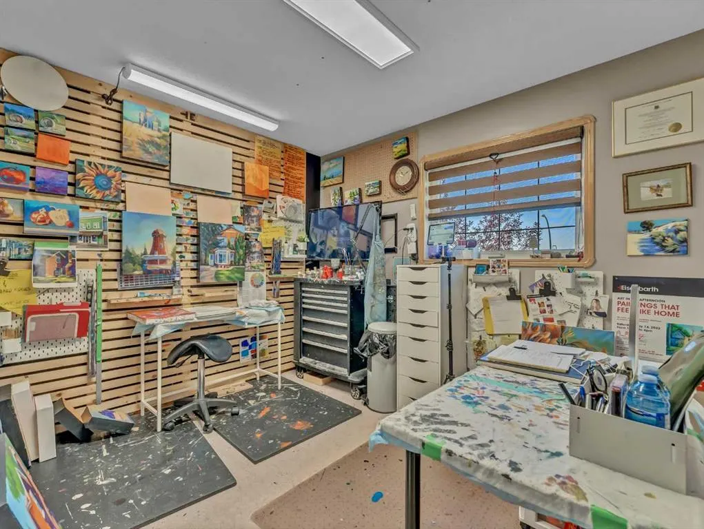 12 Sunrise Court SW
