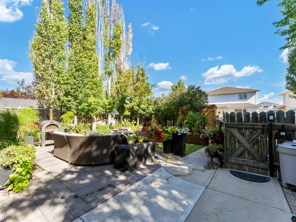 12 Sunrise Court SW