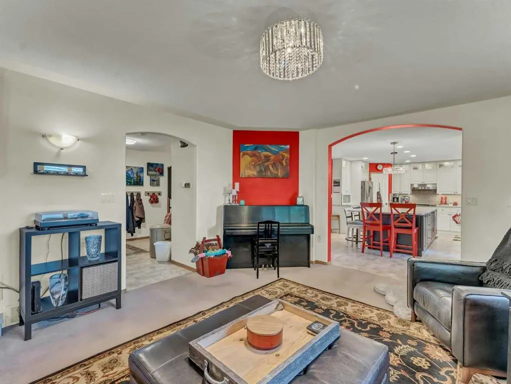 12 Sunrise Court SW