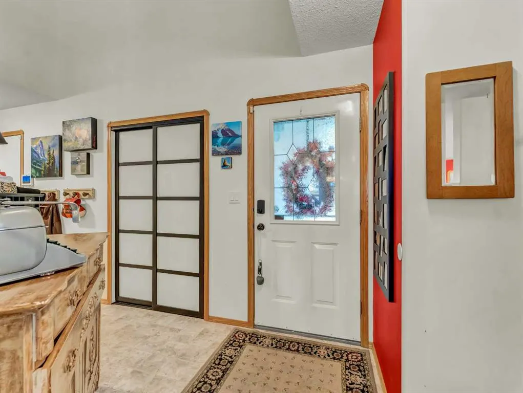 12 Sunrise Court SW