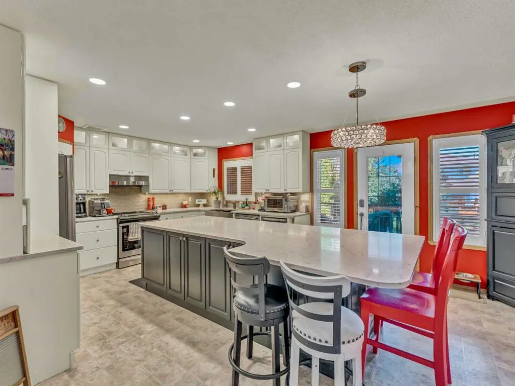 12 Sunrise Court SW