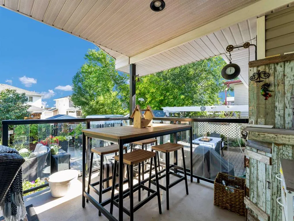 12 Sunrise Court SW