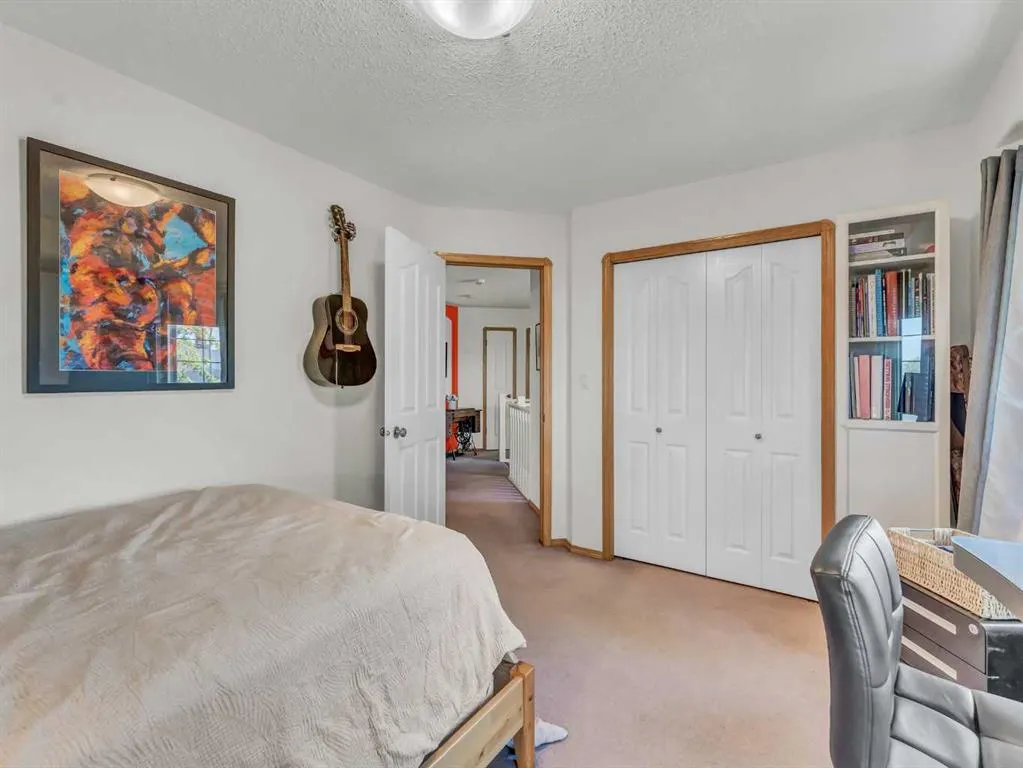 12 Sunrise Court SW
