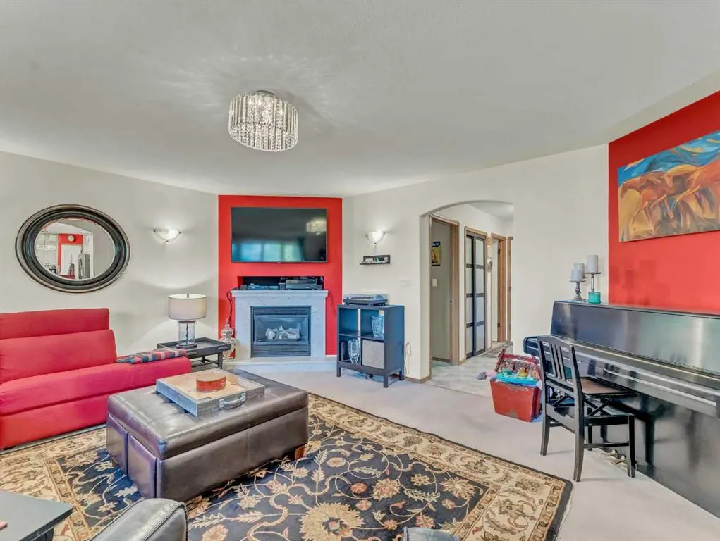 12 Sunrise Court SW