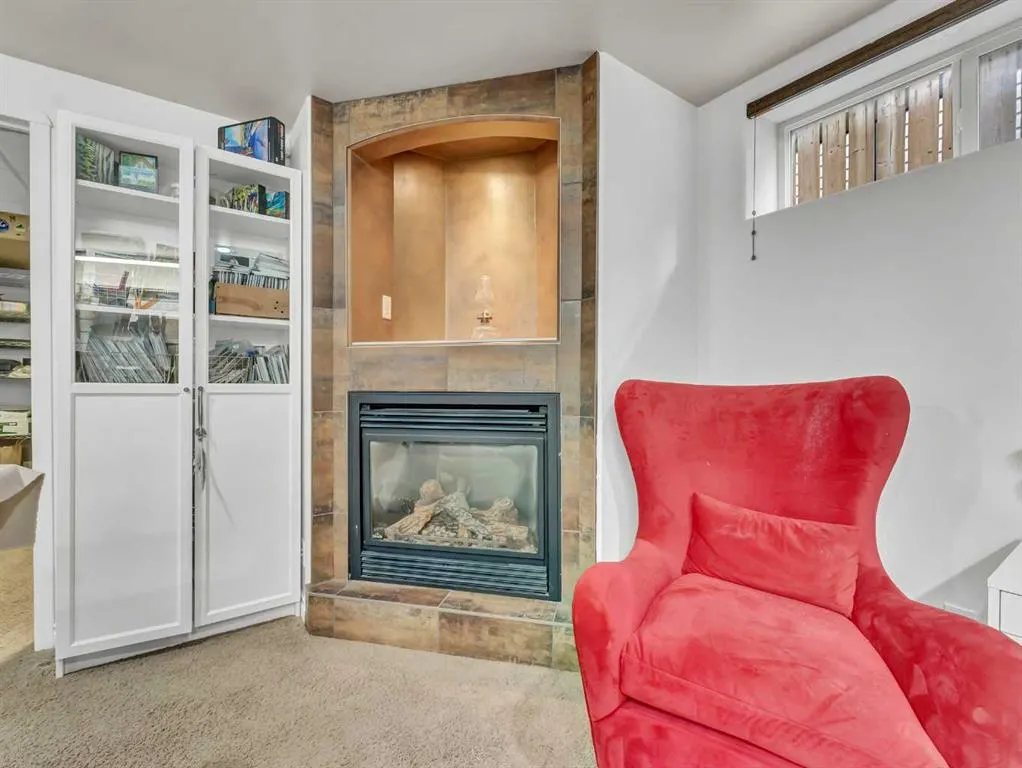 12 Sunrise Court SW