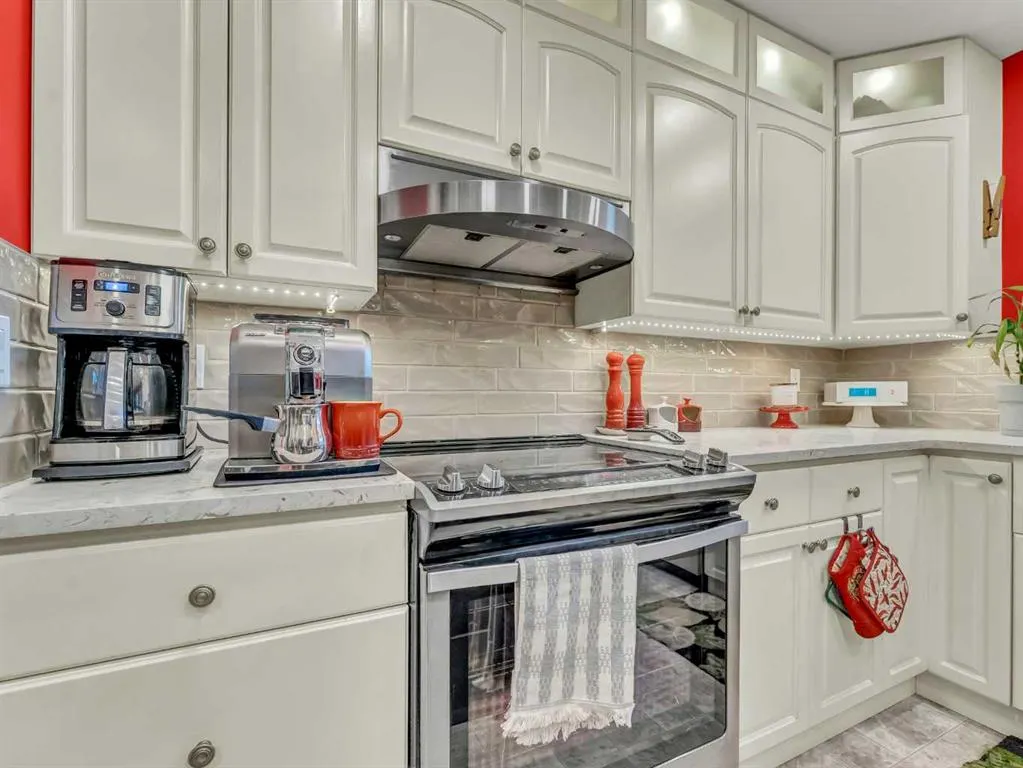 12 Sunrise Court SW