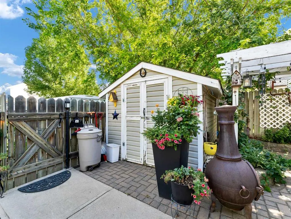 12 Sunrise Court SW