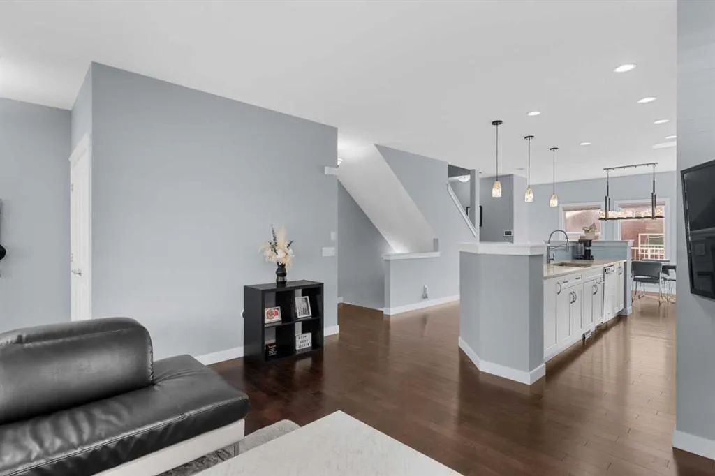 172 Evanspark Gardens NW