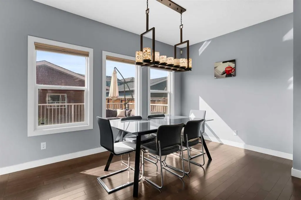 172 Evanspark Gardens NW