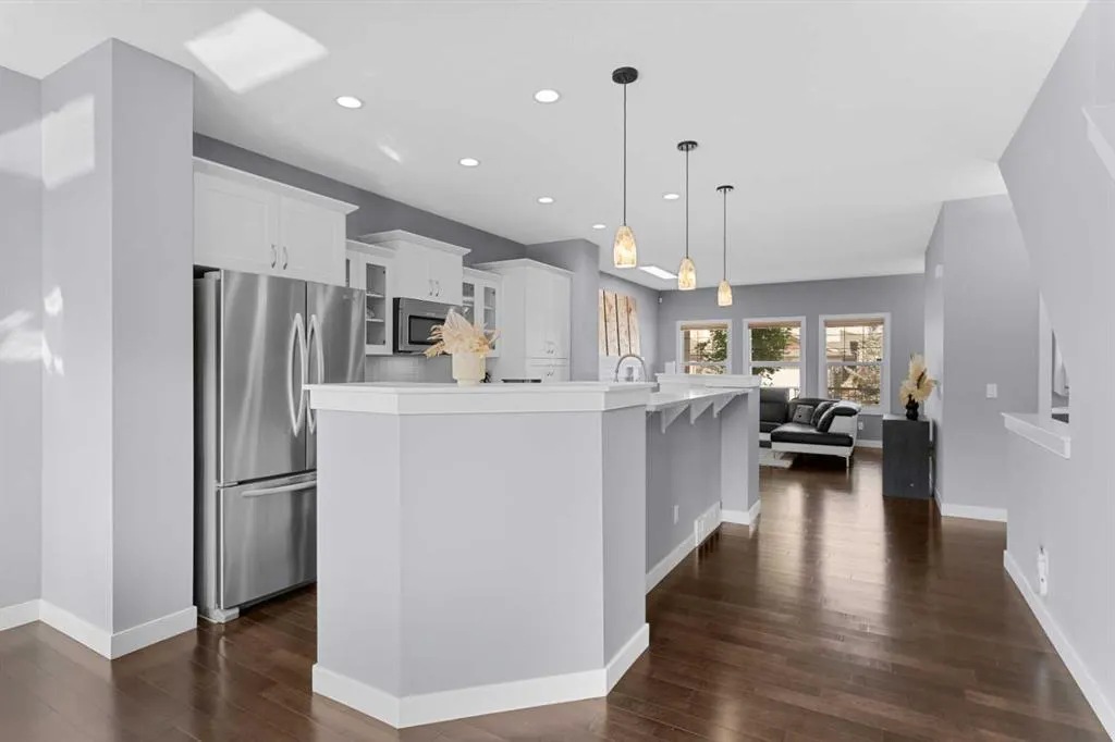 172 Evanspark Gardens NW