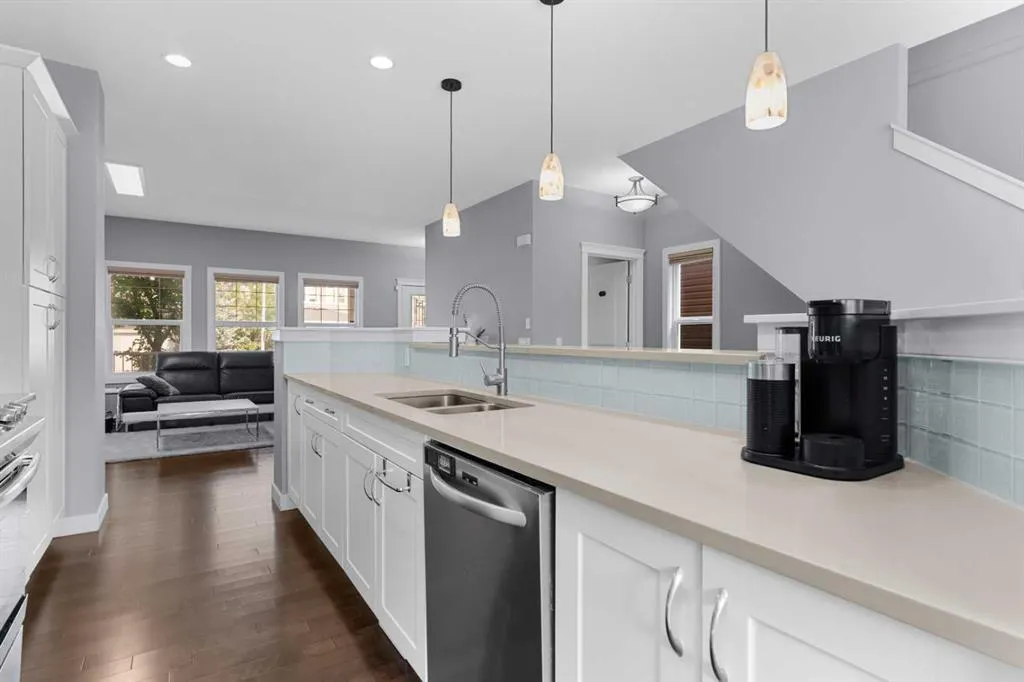 172 Evanspark Gardens NW