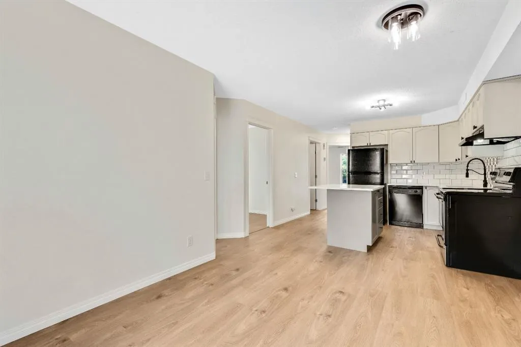 103 Strathaven Drive, #321