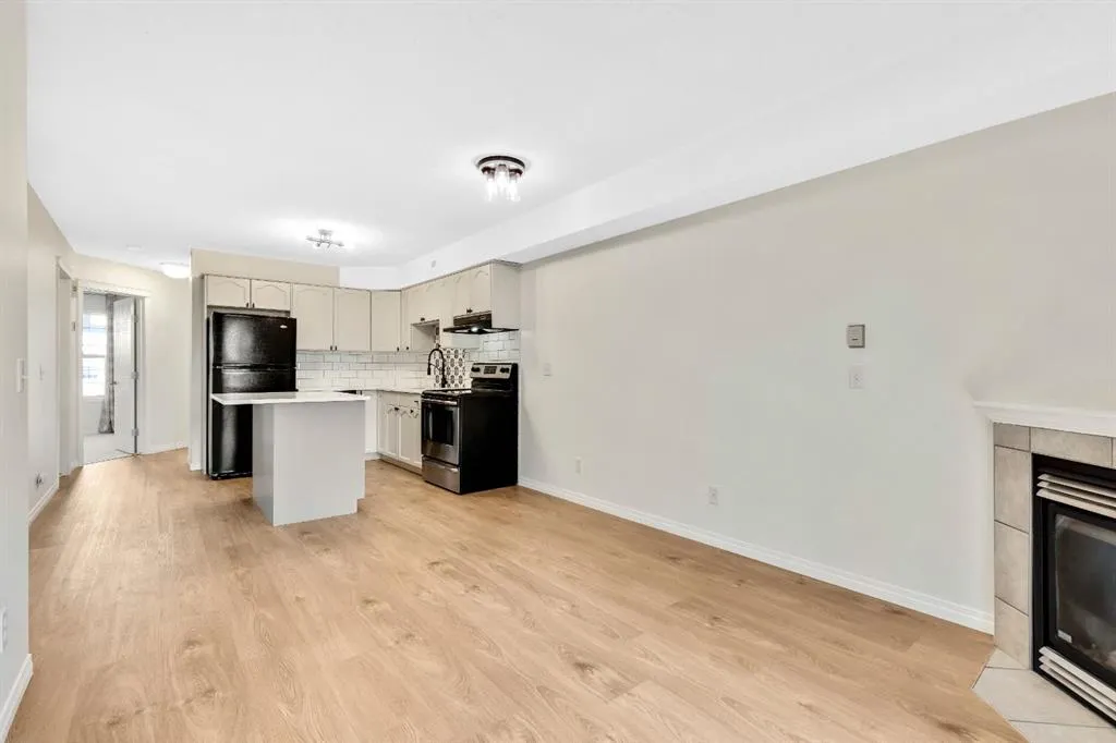 103 Strathaven Drive, #321