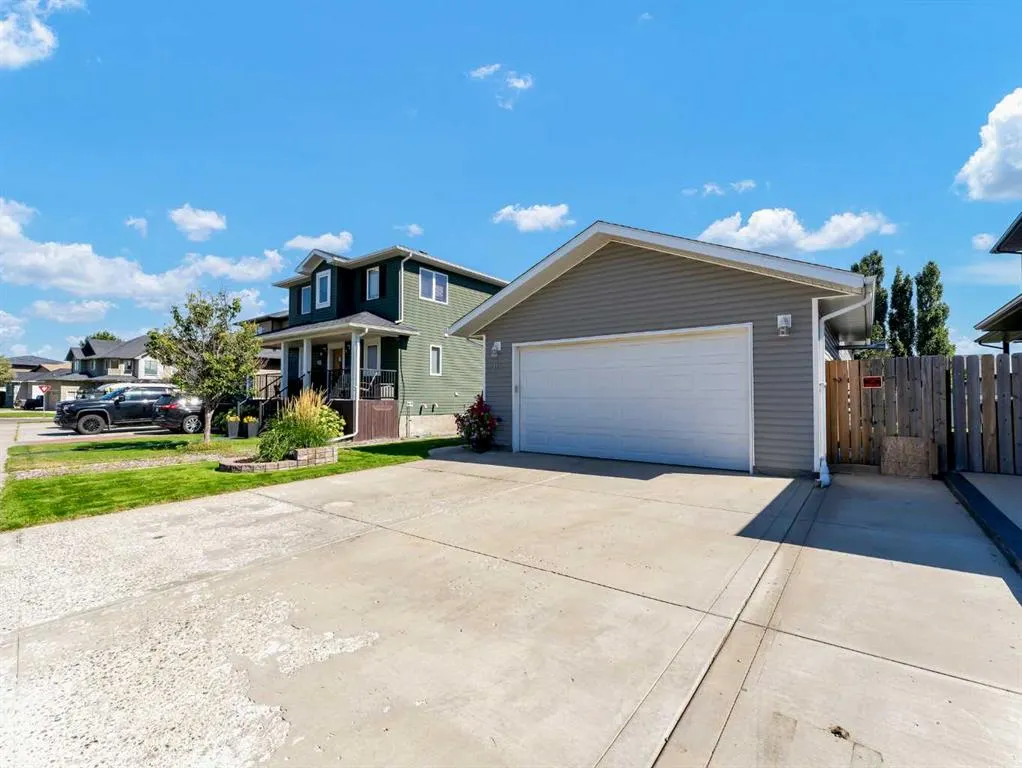 115 Ranchman Place NE