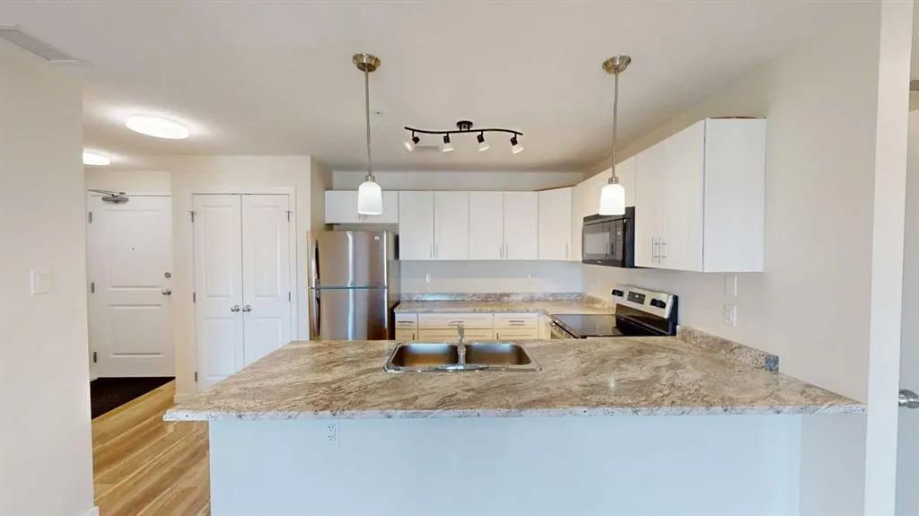 10101 101 Avenue, #302