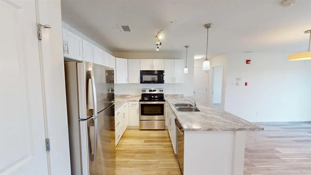 10101 101 Avenue, #302